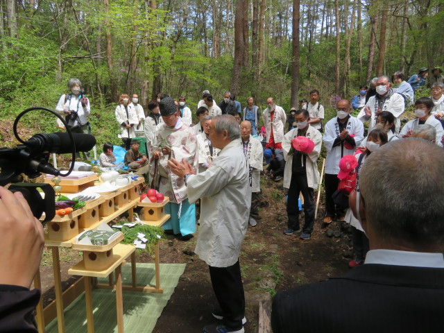 令和５年４月２９日　清水会長の玉串奉奠に合わせて参拝しました
