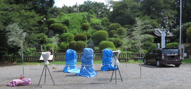 火を付けられなかった「井桁たいまつ」三基